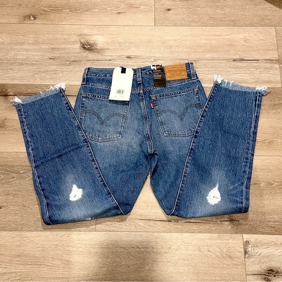 Levi’s Wedgie Distressed Jean Size 26 - Picture 5 of 5